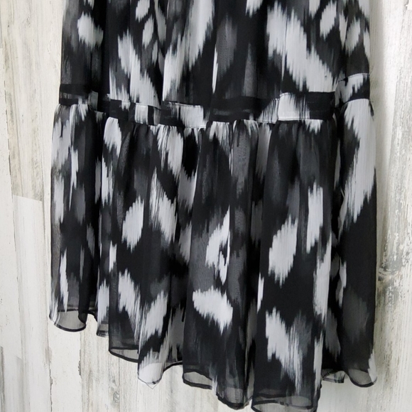 White House/Black Market strapless dress - Picture 7 of 9